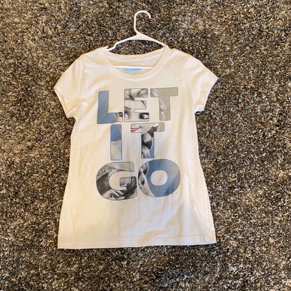 A kids t shirt. XL. Disney.